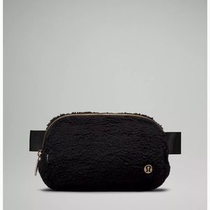 Lululemon Everywhere Belt Bag 1L in Black Fleece with Gold Hardware